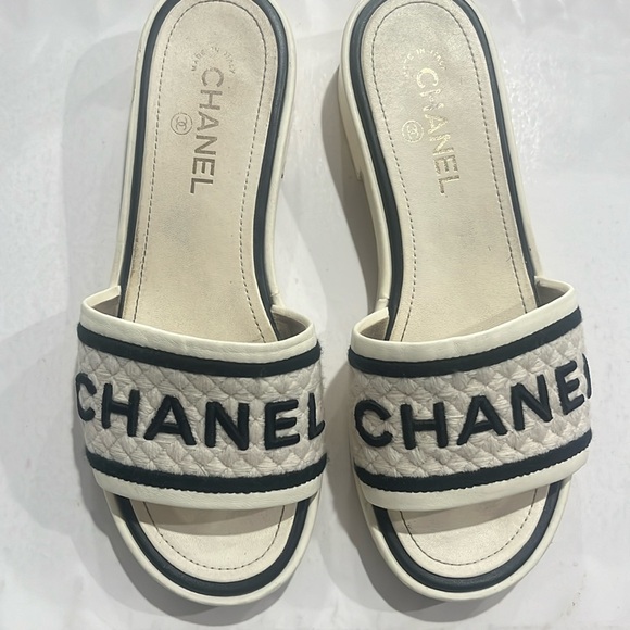 Chanel 2021 sandal slides Neutral tone. - Picture 1 of 6